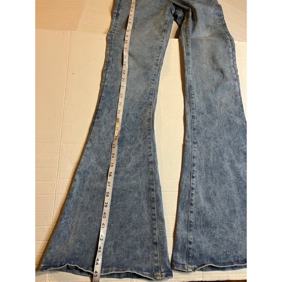 7 For All Mankind Ultra High Rise Skinny Flare Jeans Light Wash Size 27 stretchy - Picture 14 of 16